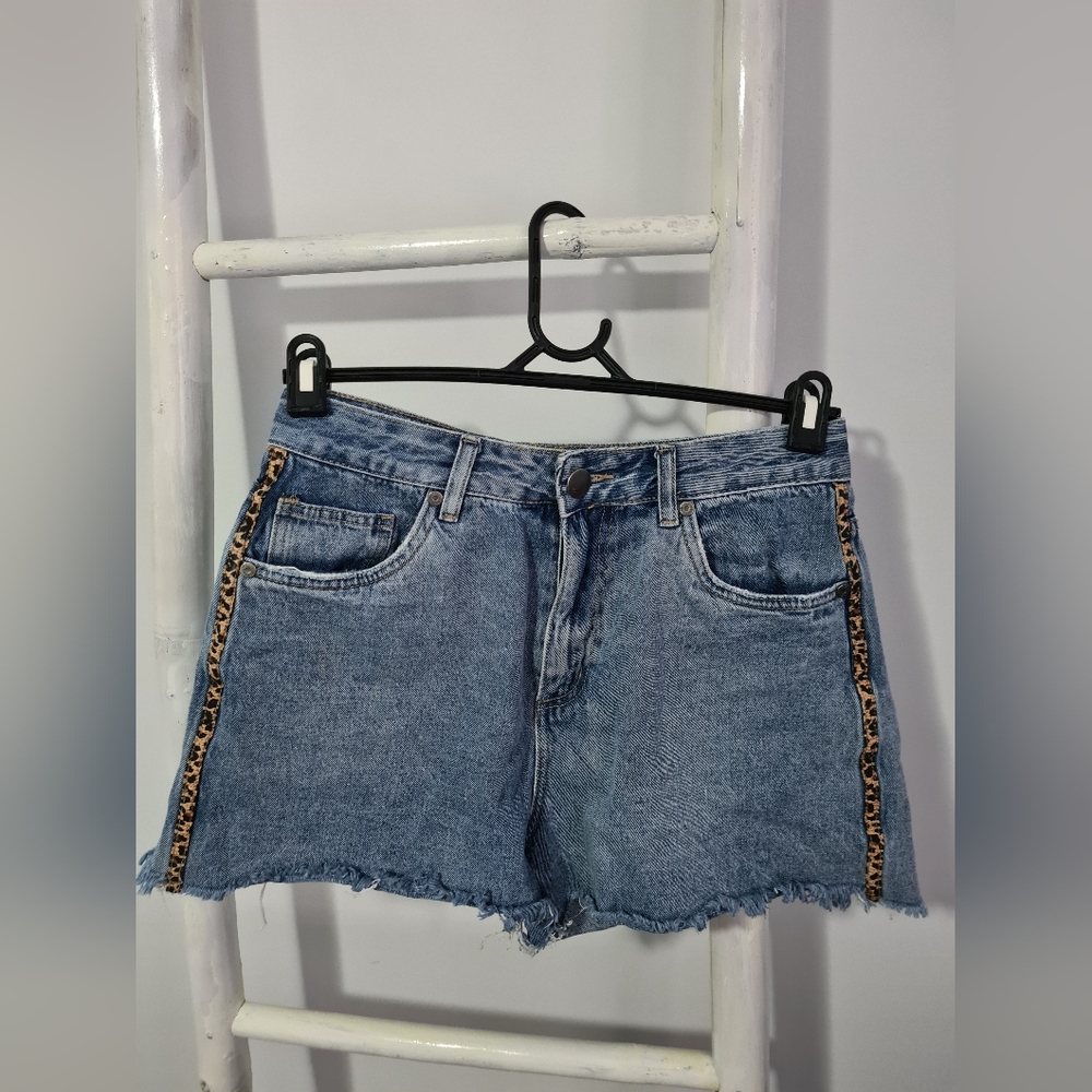 Cotton on size 12 denim shorts - Picture 1 of 4
